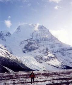 dwarfed-by-mount-robson dwarfed-by-mount-robson