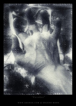 Paradox Hand